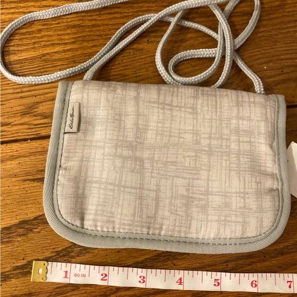 Eddie Bauer Crossbody Travel Wallet Gray - NWT - Picture 3 of 6